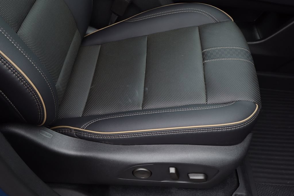 Certified 2025 Chevrolet Traverse High Country w/ LPO, Floor Liner Package FWD image 33