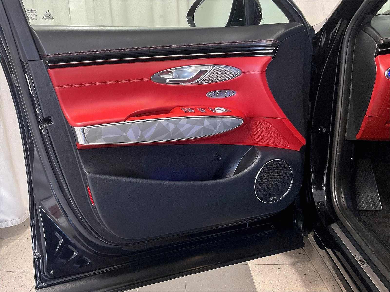 Used 2023 Genesis GV70 3.5T Sport w/ Sport Advanced Package image 9