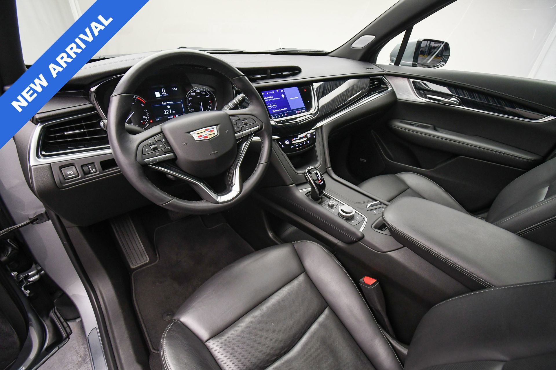 Used 2025 Cadillac XT6 Premium Luxury image 14