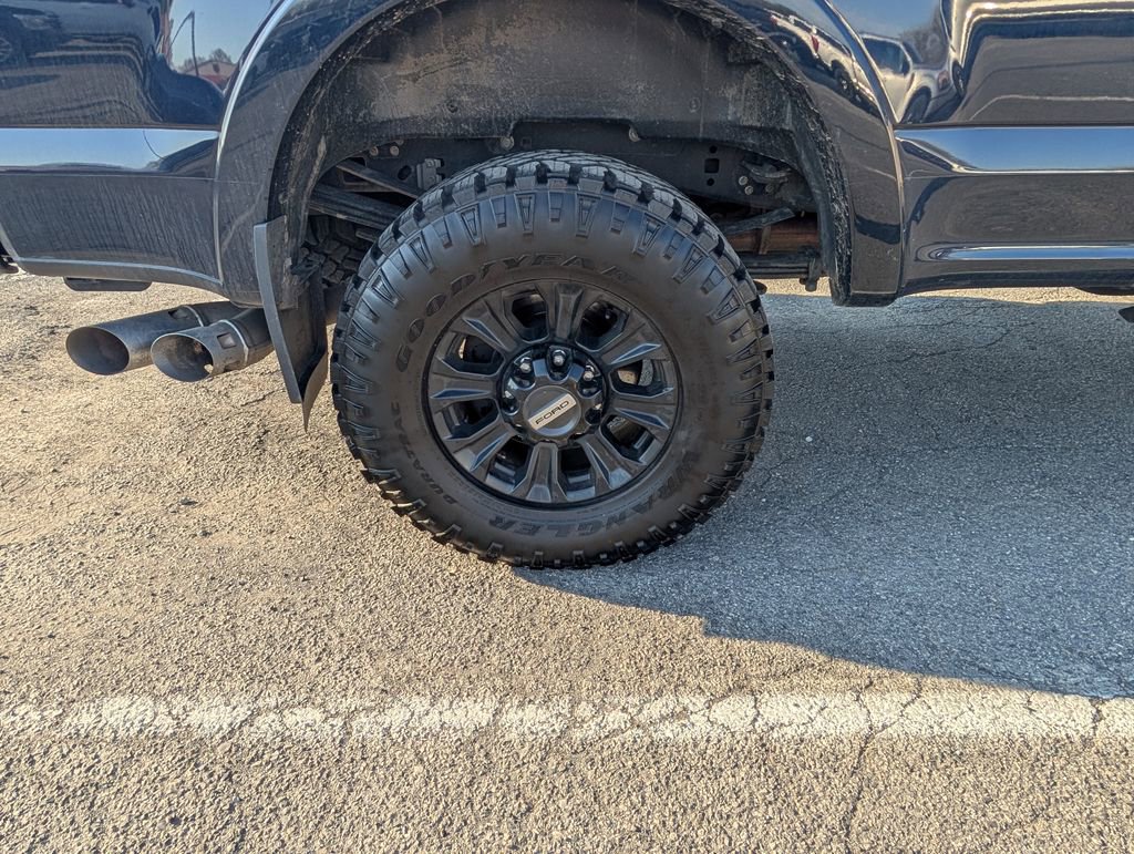 Used 2022 Ford F350 Platinum w/ Tremor Off-Road Package image 11
