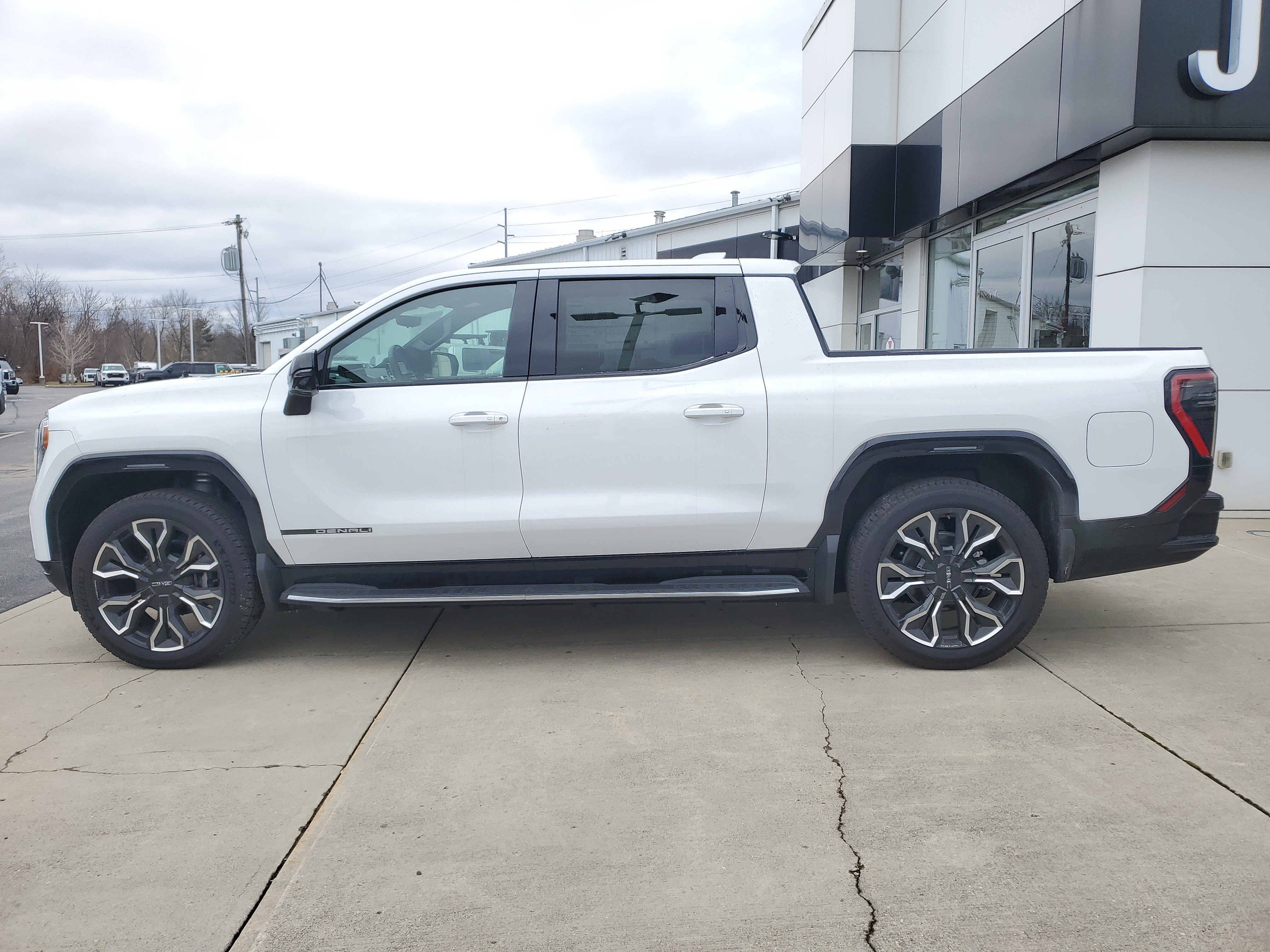 New 2025 GMC Sierra EV Denali AWD/4WD image 8