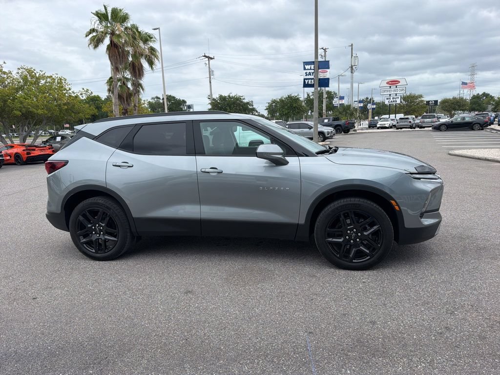 Used 2023 Chevrolet Blazer LT w/ Convenience Package FWD image 4