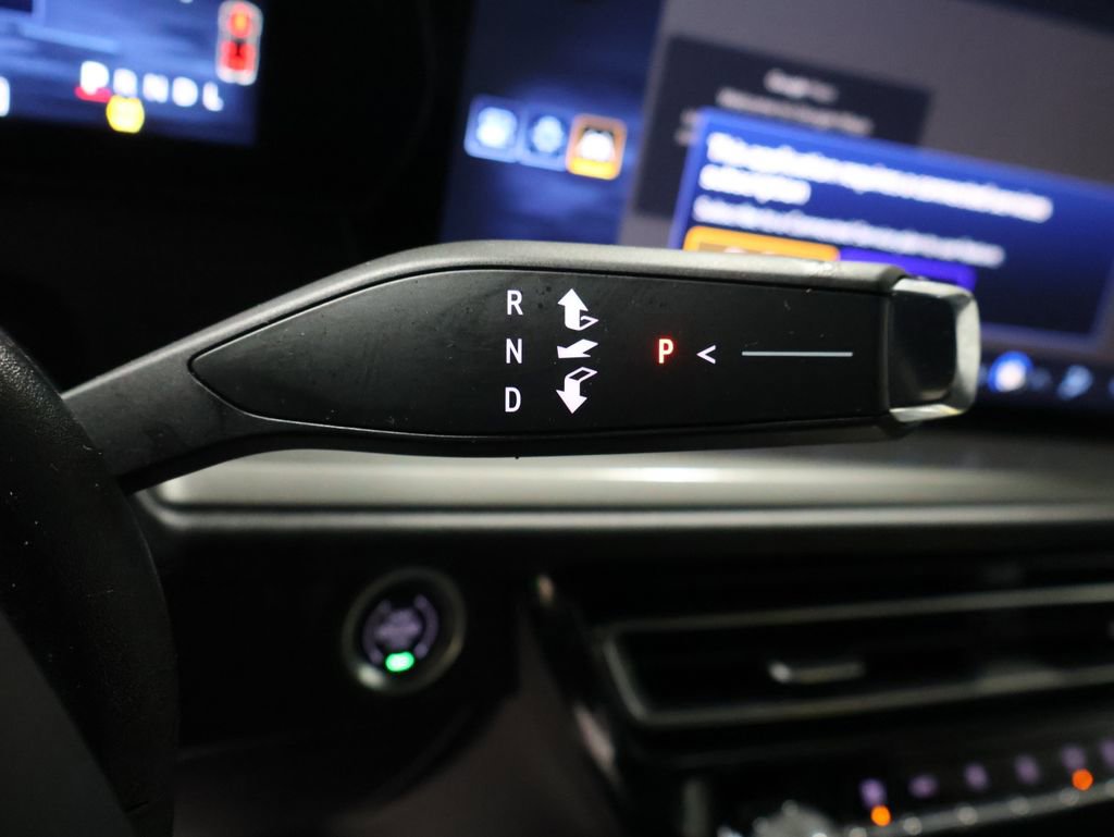 Used 2024 Chevrolet Traverse LT image 36