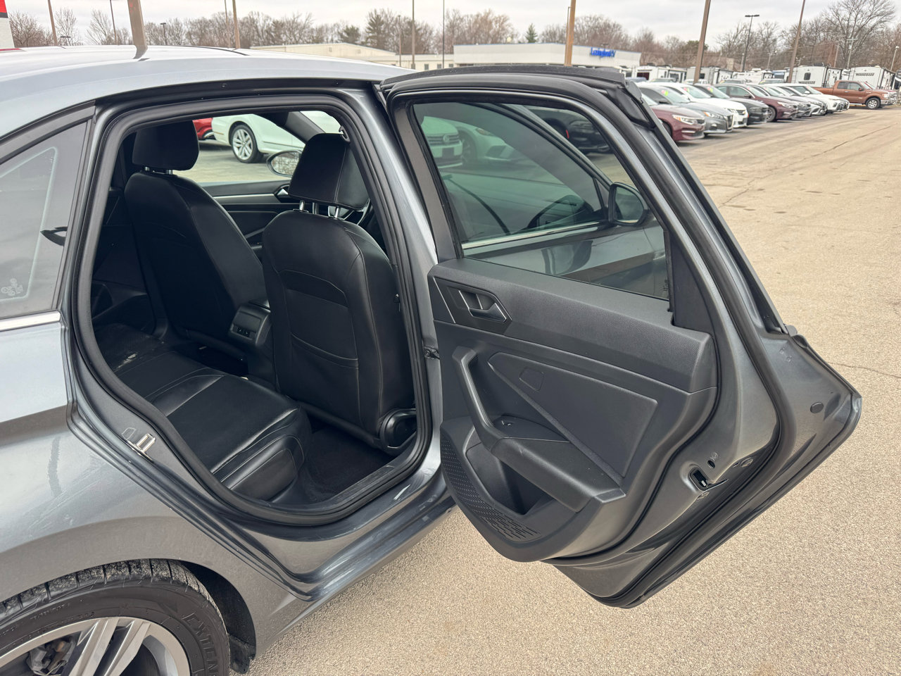 Used 2019 Volkswagen Jetta R-Line w/ R-Line Cold Weather Package image 10