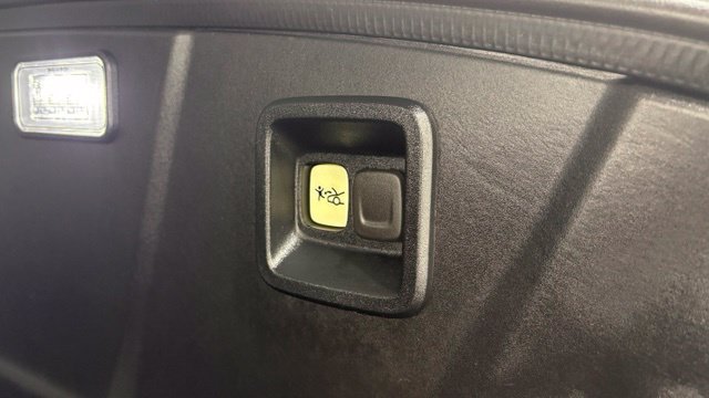 Used 2024 GMC Hummer EV 3X AWD/4WD image 11
