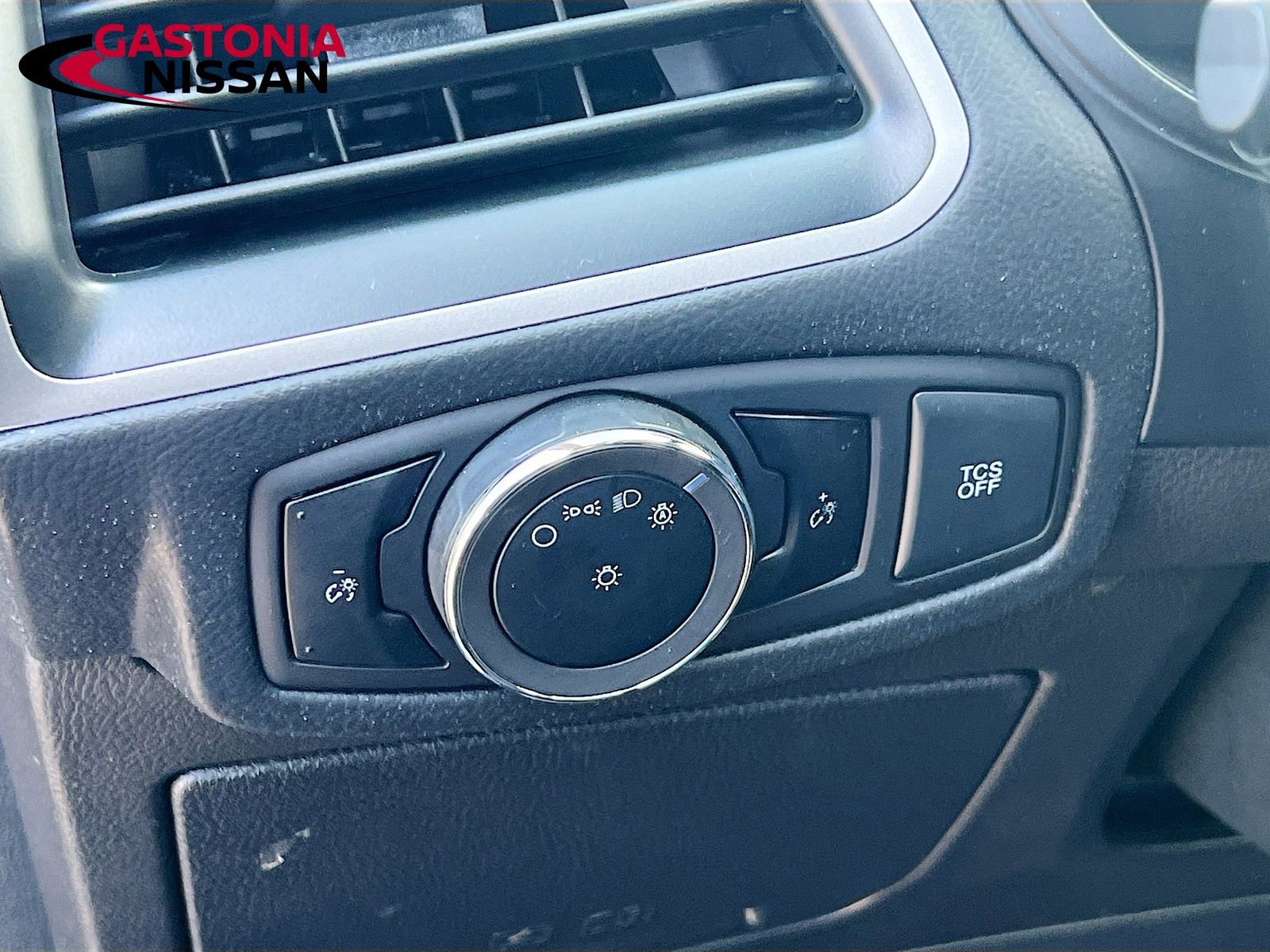 Used 2024 Ford Edge SEL image 13