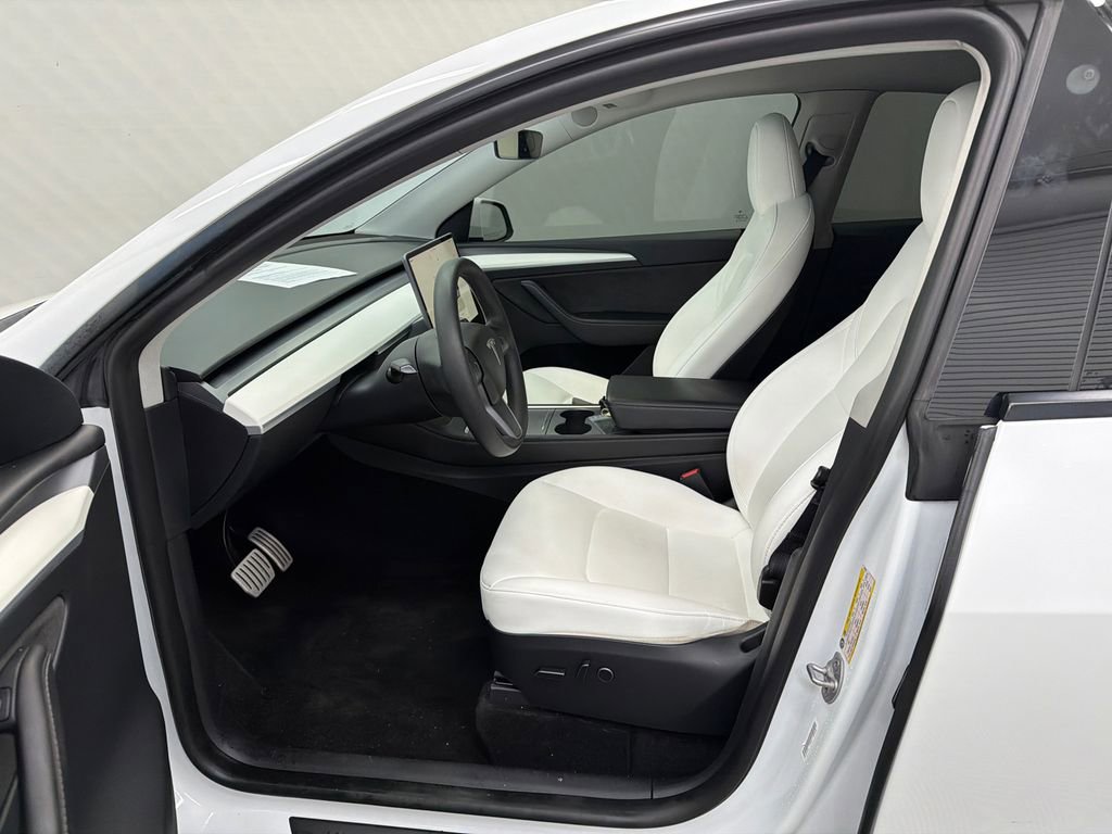 Used 2023 Tesla Model Y Long Range image 9