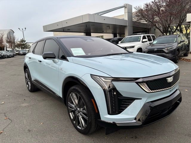 Used 2025 Cadillac Optiq Sport 2 image 2