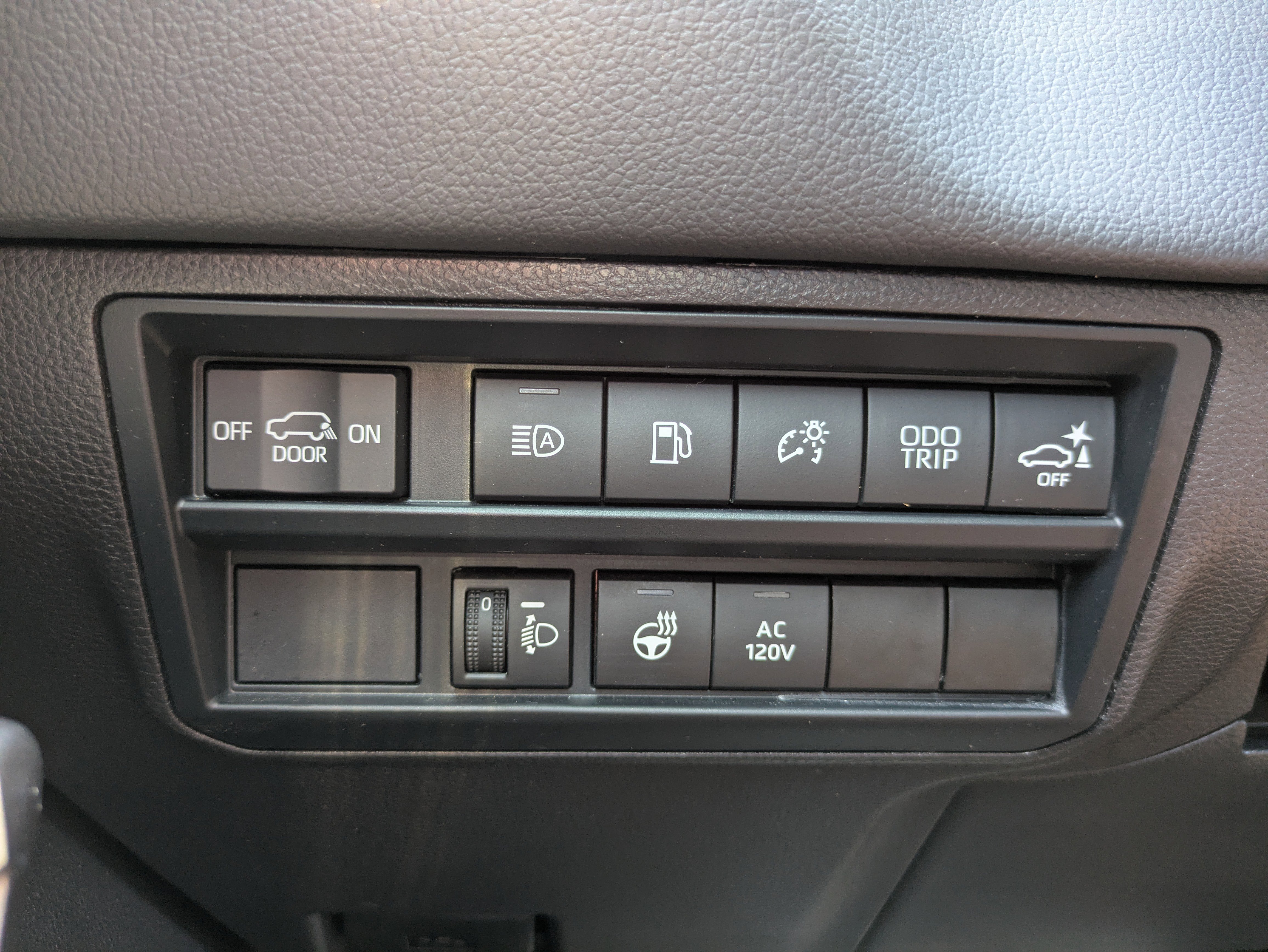 Used 2024 Toyota Sequoia Limited image 24