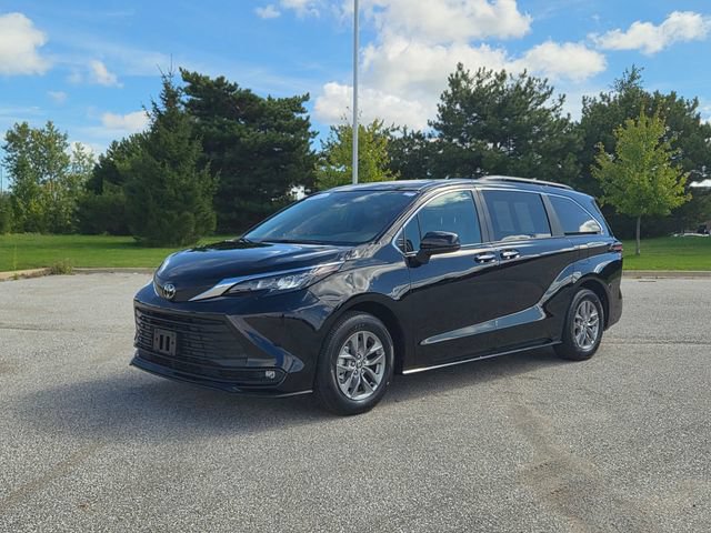 Used 2026 Toyota Sienna XLE
