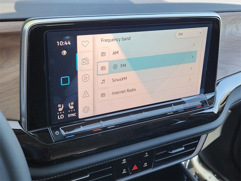 New 2025 Volkswagen Atlas Peak Edition SE image 10