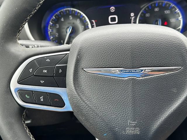 Certified 2025 Chrysler Pacifica Select FWD image 25