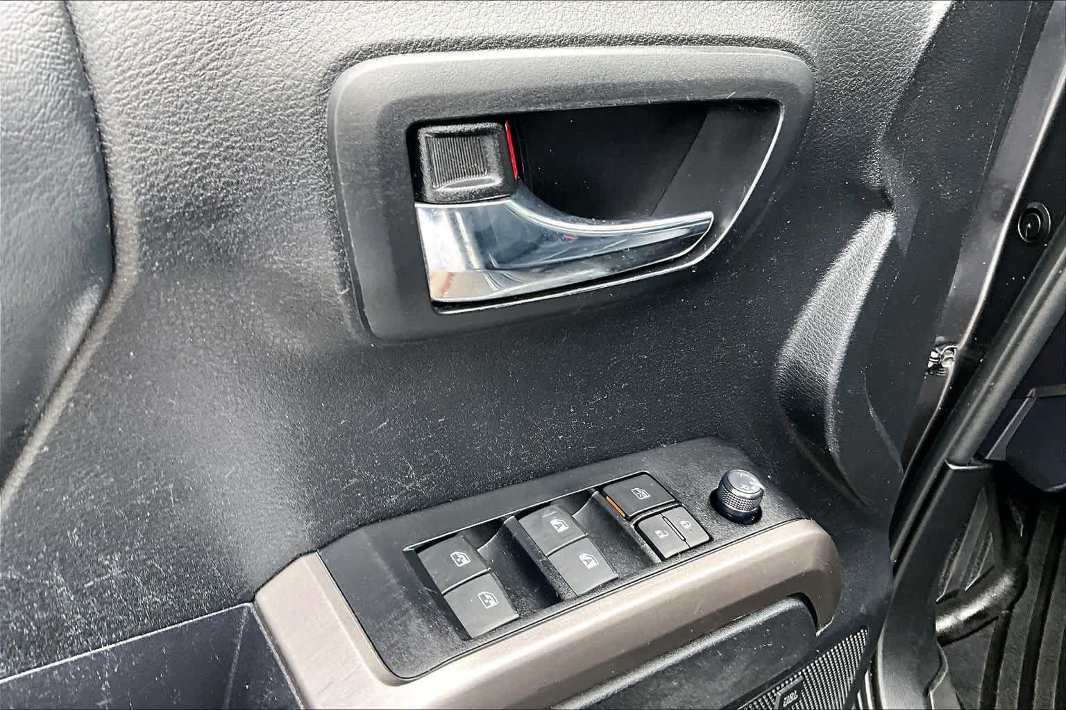 Used 2023 Toyota Tacoma Limited AWD/4WD image 32