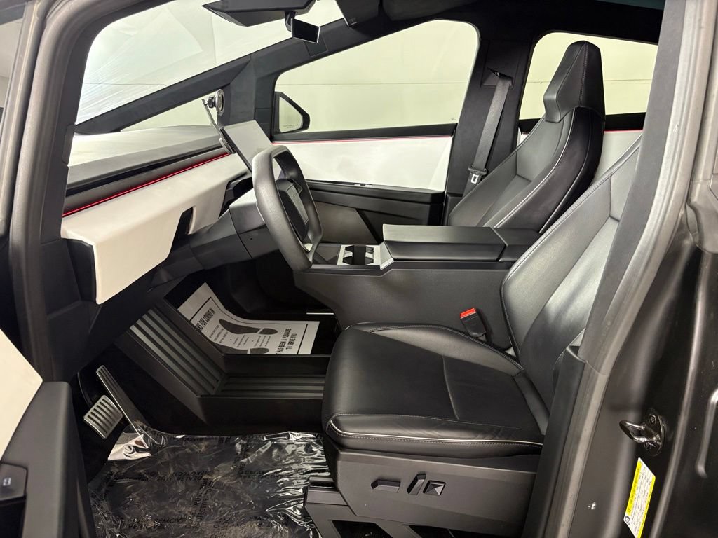 Used 2024 Tesla Cybertruck AWD Crew Cab image 31
