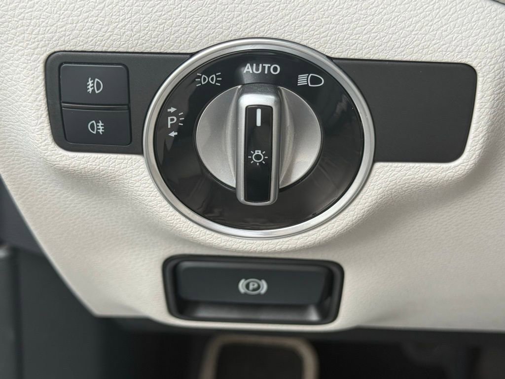 Used 2015 Mercedes-Benz GLA 250 image 15