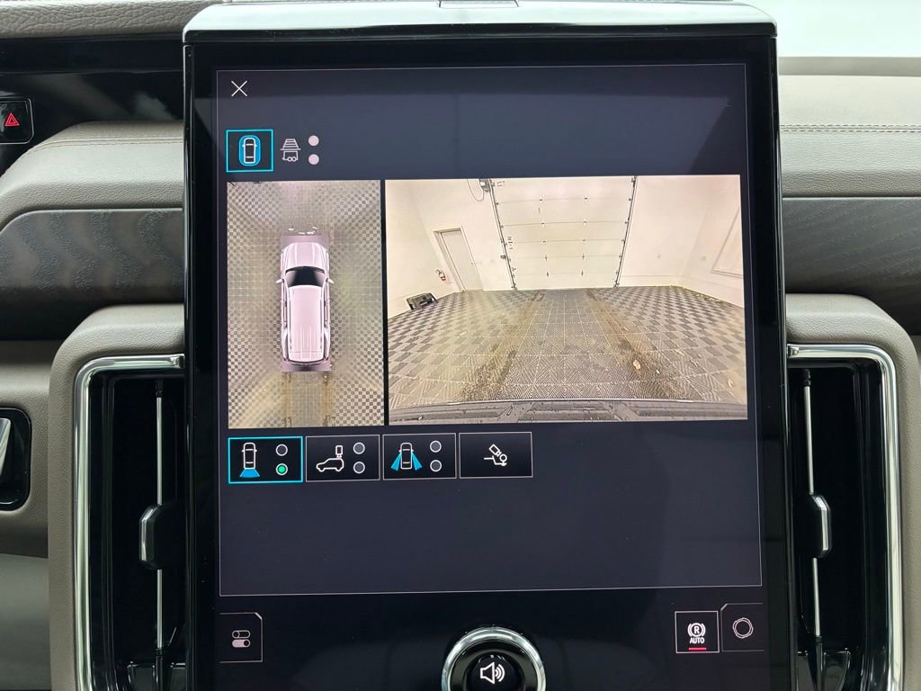 New 2026 GMC Yukon Denali w/ Sun & Power Step Package image 3