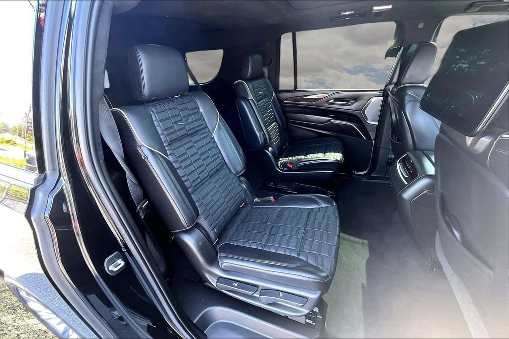 Used 2021 Cadillac Escalade ESV Premium Luxury Platinum AWD/4WD image 25