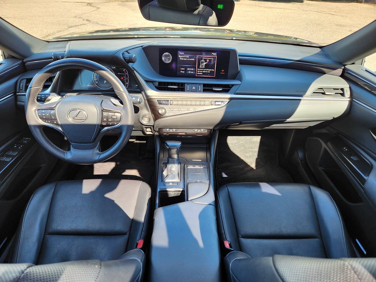 Used 2020 Lexus ES 350 w/ Premium Package FWD image 4