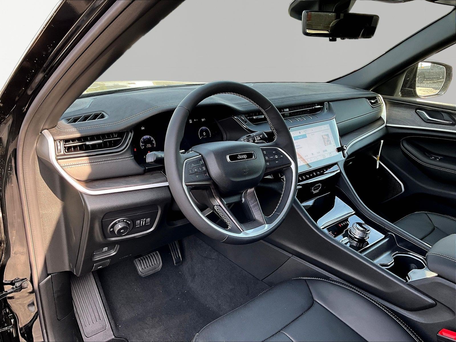 New 2027 Jeep Grand Cherokee Limited AWD/4WD image 16