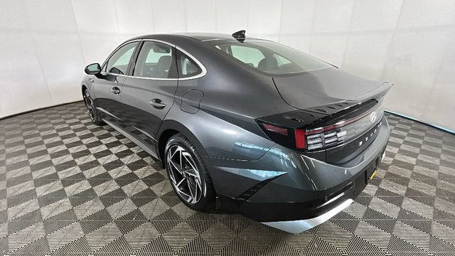 Used 2026 Hyundai Sonata SEL FWD image 4