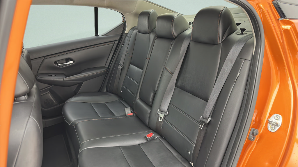 Used 2022 Nissan Sentra SR w/ SR Premium Package FWD image 10