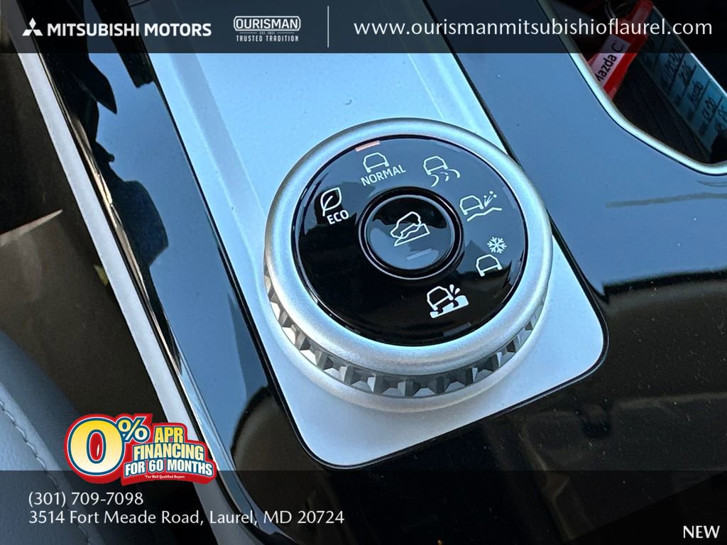 New 2025 Mitsubishi Outlander SEL image 29