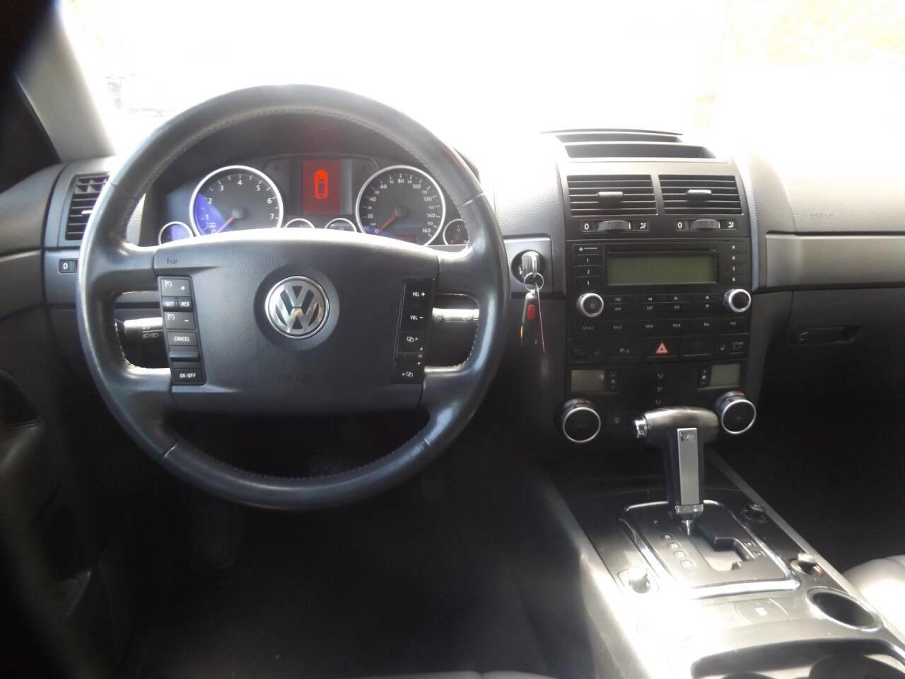 Used 2008 Volkswagen Touareg V6 AWD/4WD image 13