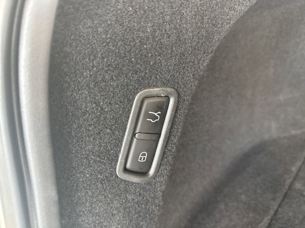 Used 2022 Maserati Levante GT AWD/4WD image 16