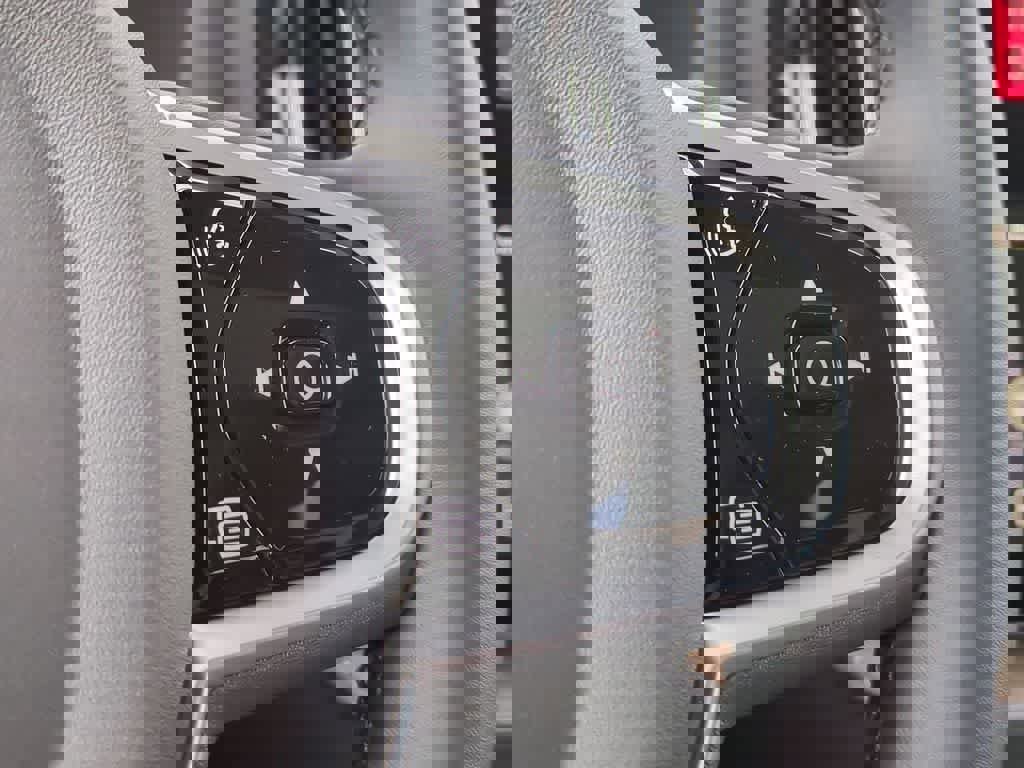 Used 2026 Volvo XC60 B5 Plus w/ Protection Package Premier image 25