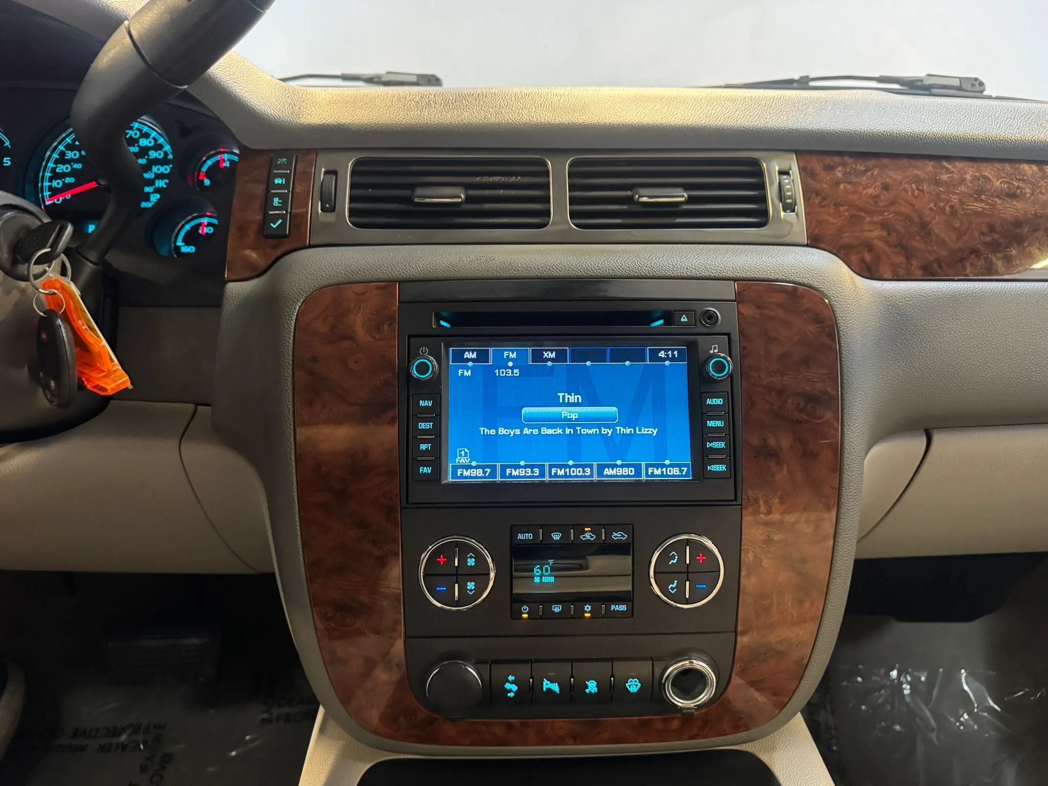 Used 2007 Chevrolet Avalanche LTZ w/ LTZ Preferred Equipment Group AWD/4WD image 14
