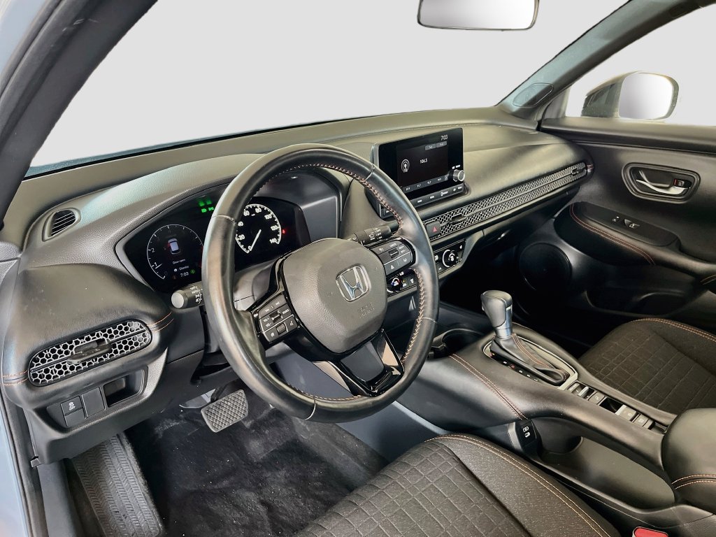 Used 2025 Honda HR-V Sport image 9