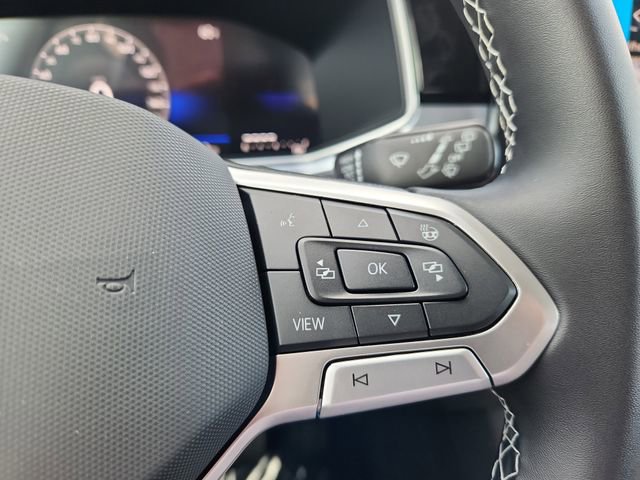 New 2026 Volkswagen Taos SE image 12