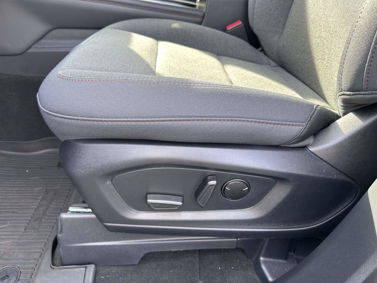 Used 2026 Ford Explorer Active AWD/4WD image 11
