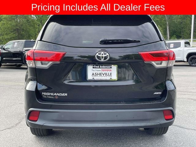 Used 2019 Toyota Highlander LE AWD/4WD image 4