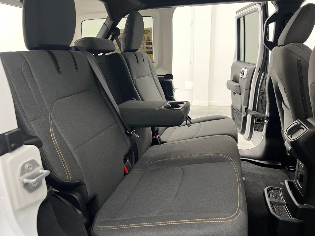 Used 2025 Jeep Wrangler Sahara 4xe image 16