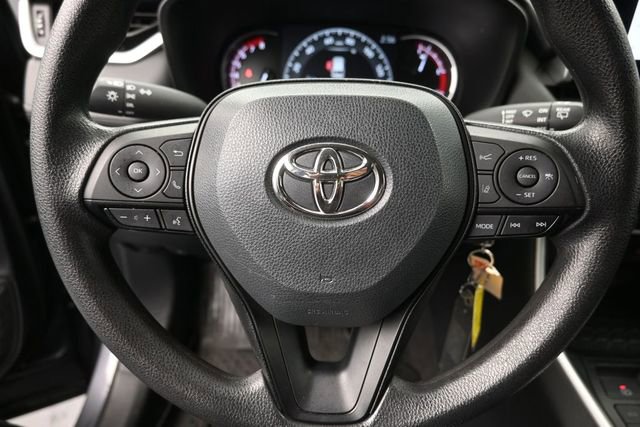 Used 2023 Toyota RAV4 LE AWD/4WD image 19