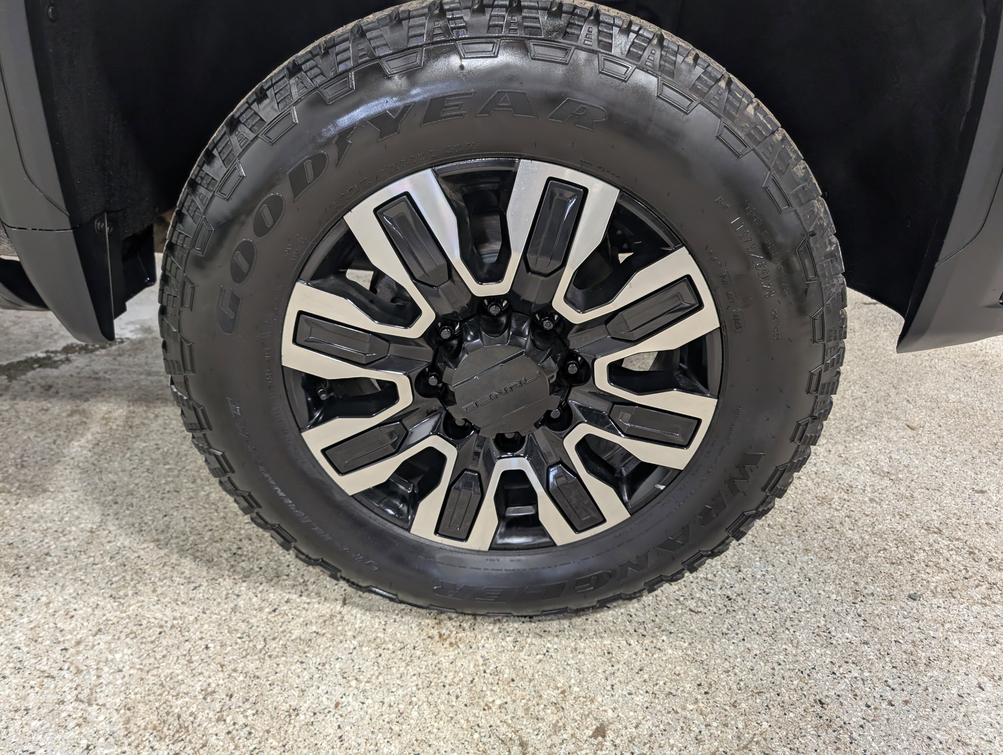 Used 2024 GMC Sierra 3500 Denali Ultimate AWD/4WD image 15