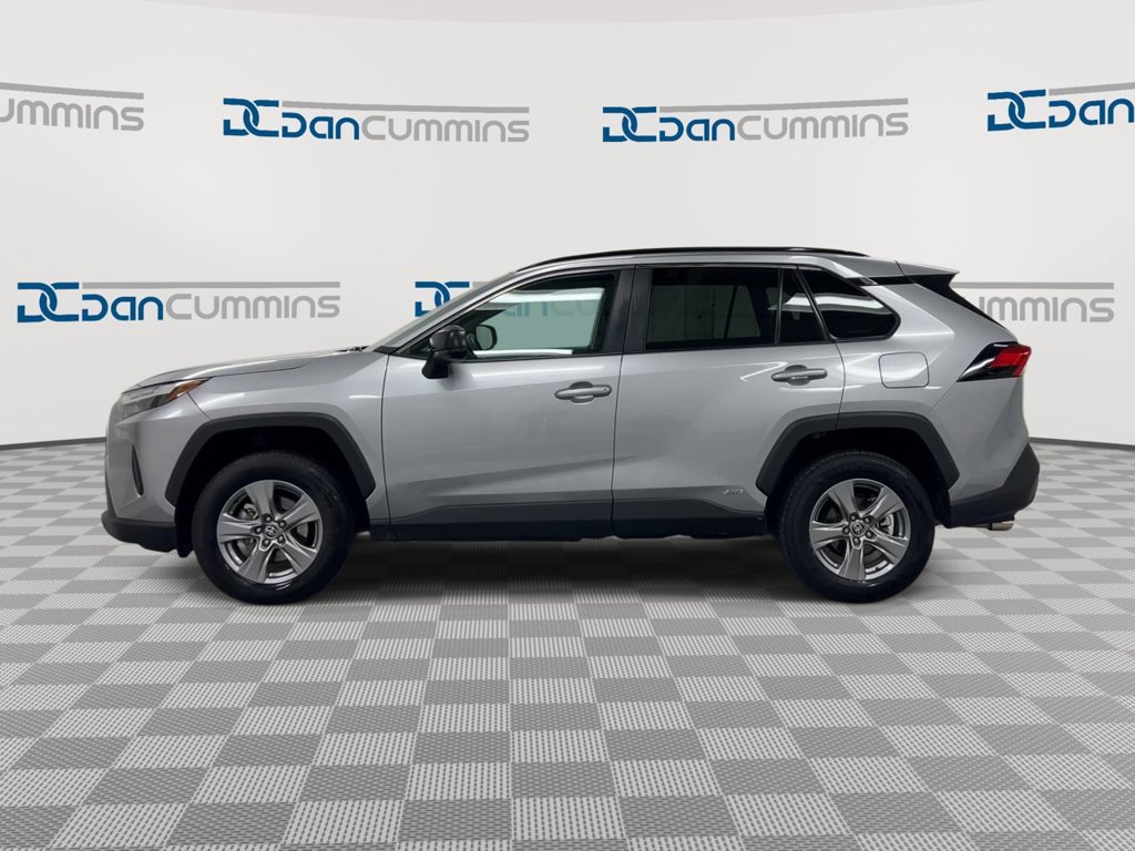 Used 2025 Toyota RAV4 LE AWD/4WD image 5