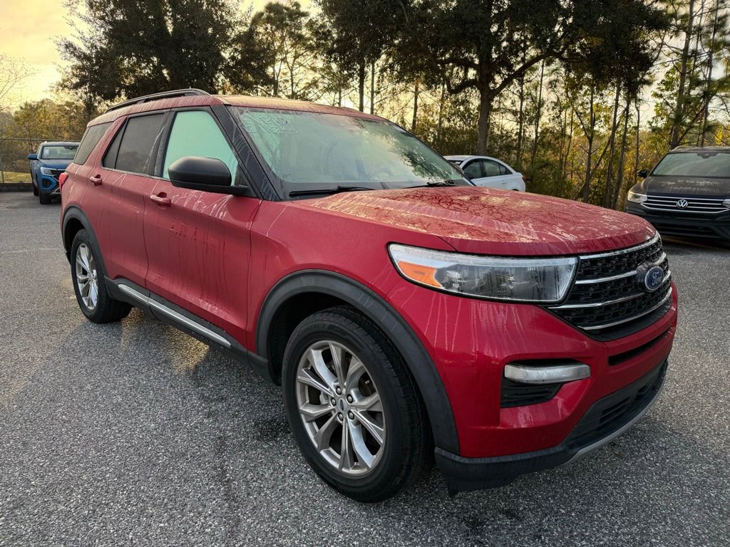 Used 2021 Ford Explorer XLT w/ Equipment Group 202A image 3