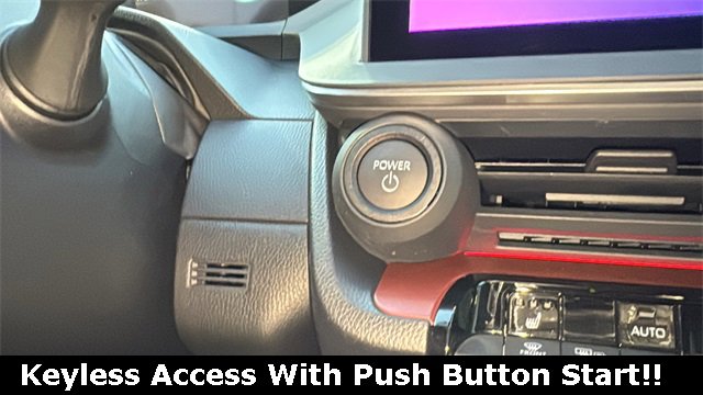 Used 2025 Toyota Prius Plug-In Hybrid image 7