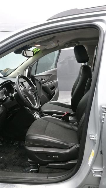 Used 2022 Buick Encore Preferred image 17