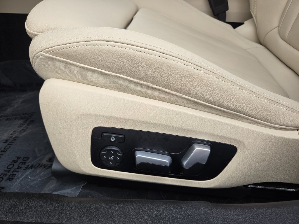 Used 2021 BMW 330i xDrive Sedan w/ Convenience Package AWD/4WD image 23