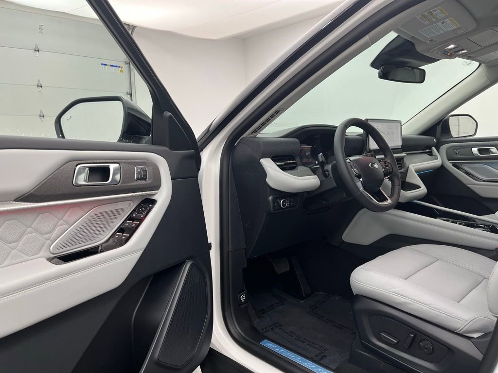 New 2026 Ford Explorer Platinum w/ LUX Leather Package image 16