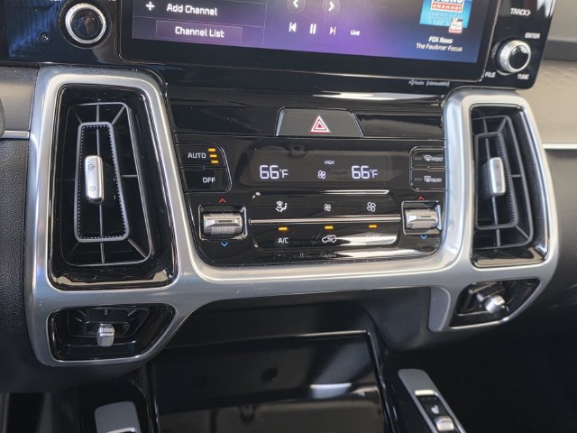 Used 2022 Kia Sorento SX FWD image 24