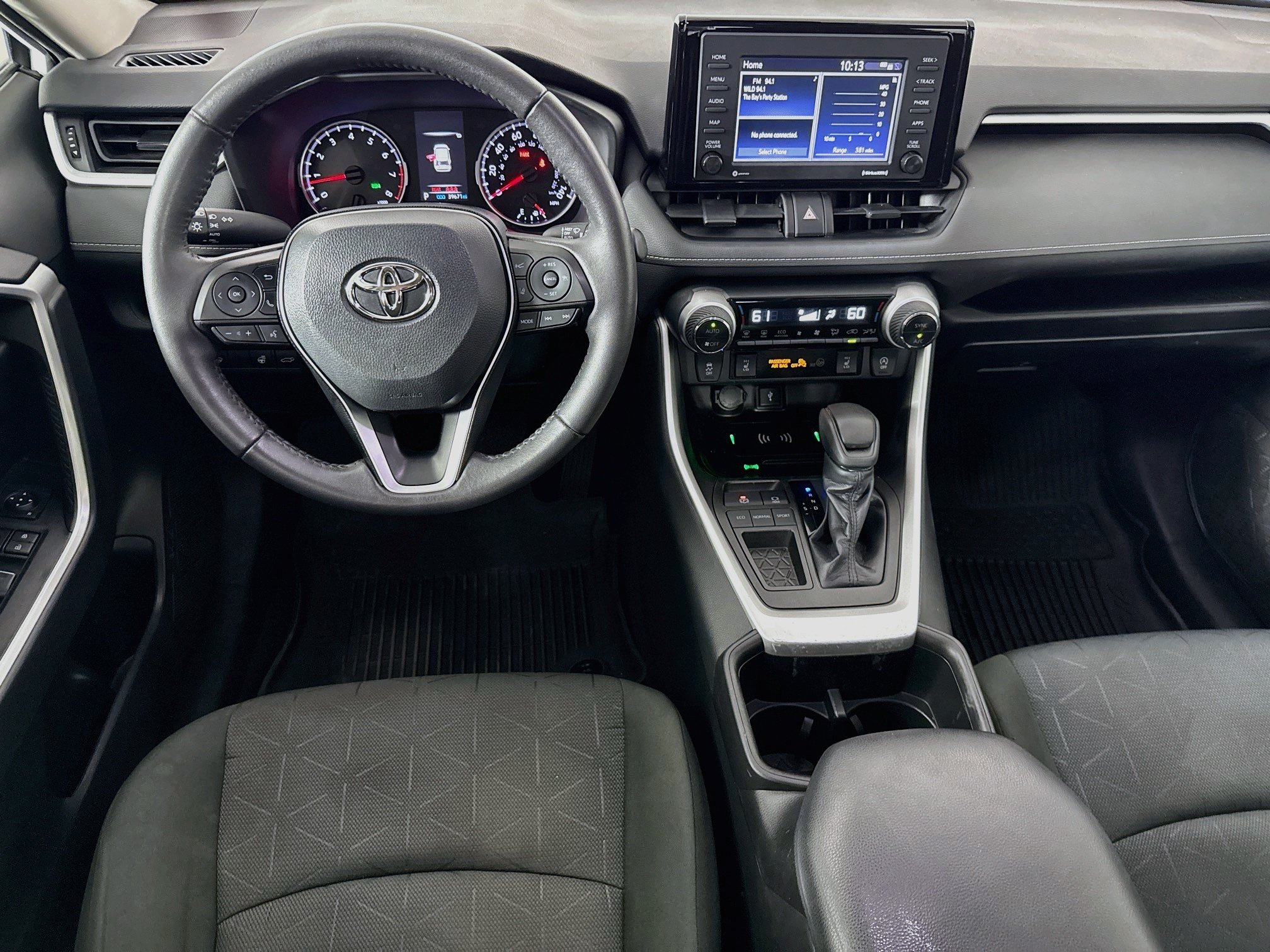 Used 2022 Toyota RAV4 XLE w/ Convenience Package FWD image 27