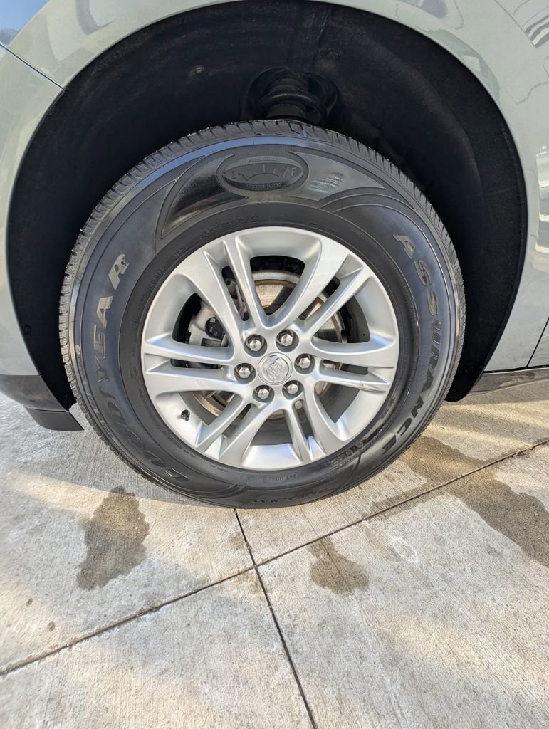 Used 2021 Buick Enclave Essence w/ Sound and Sites Package image 45