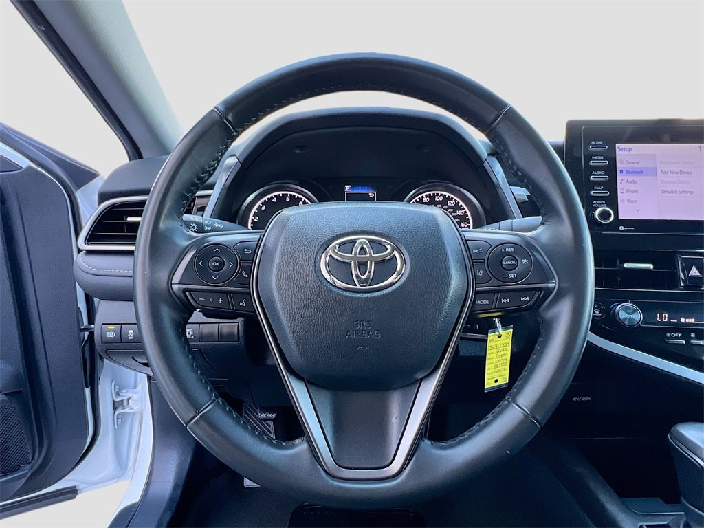 Used 2024 Toyota Camry SE image 11