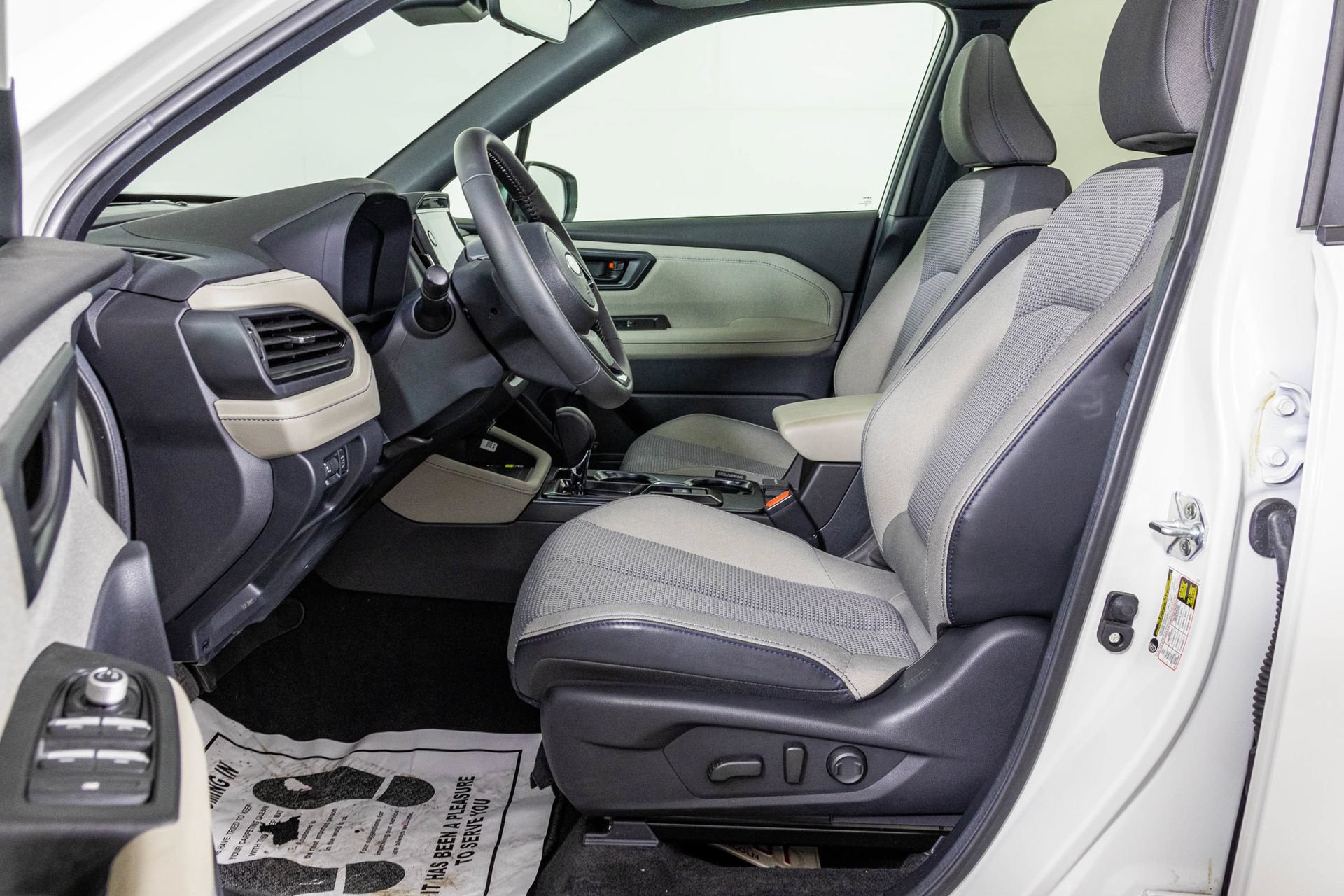 Used 2026 Subaru Forester Premium AWD/4WD image 23
