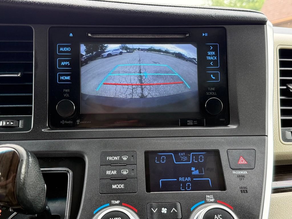 Used 2015 Toyota Sienna XLE Premium AWD/4WD image 33