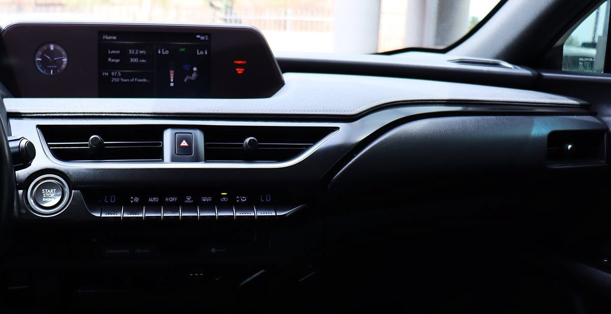 Used 2019 Lexus UX 200 w/ Premium Package FWD image 44